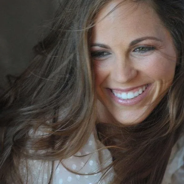 Holly Cagle: An Entrepreneur, Motivational Speaker & Author of Young & Bold