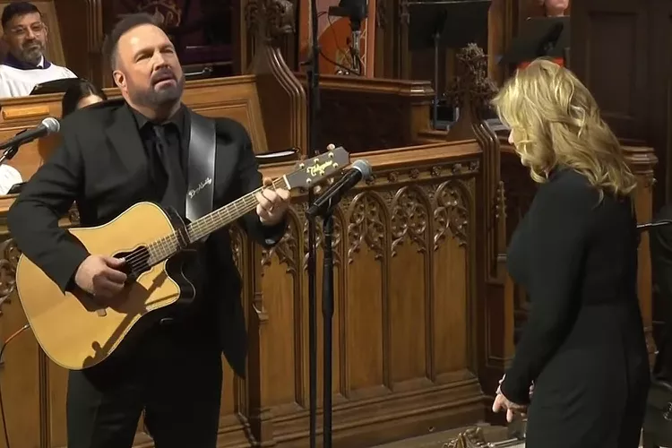 Garth Brooks and Trisha Yearwood Perform at Jimmy Carter's Funeral
