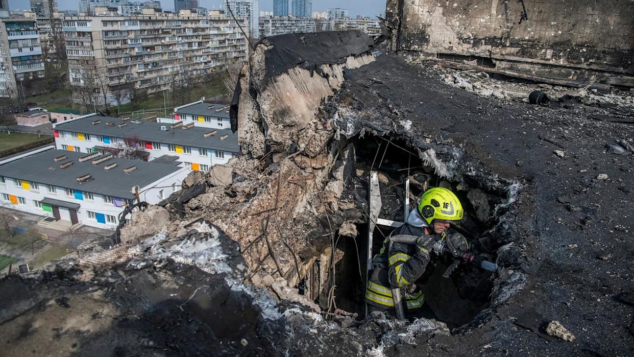 Officials say dozens injured, including children, in strike on Ukraine as US-Russia talks resume
