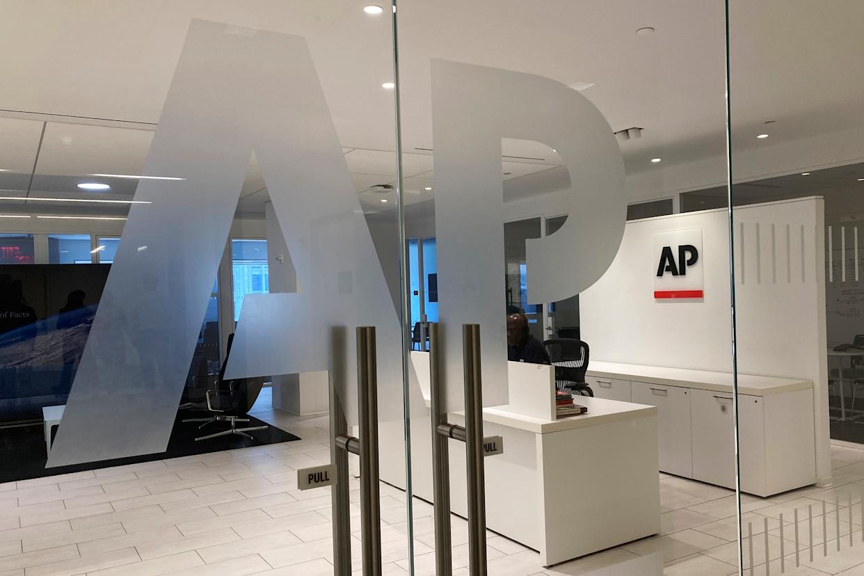 The Associated Press, banned from White House press pool, renews request to court for reinstatement